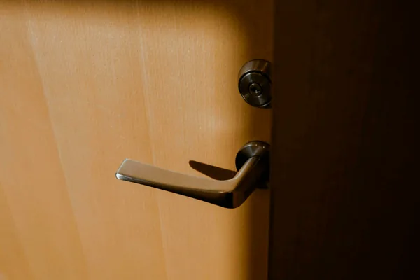 Puertas que rozan en Pamplona